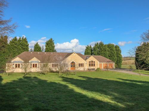 Manor House — 5-Star Luxury Hotel in Chesterfield, United Kingdom