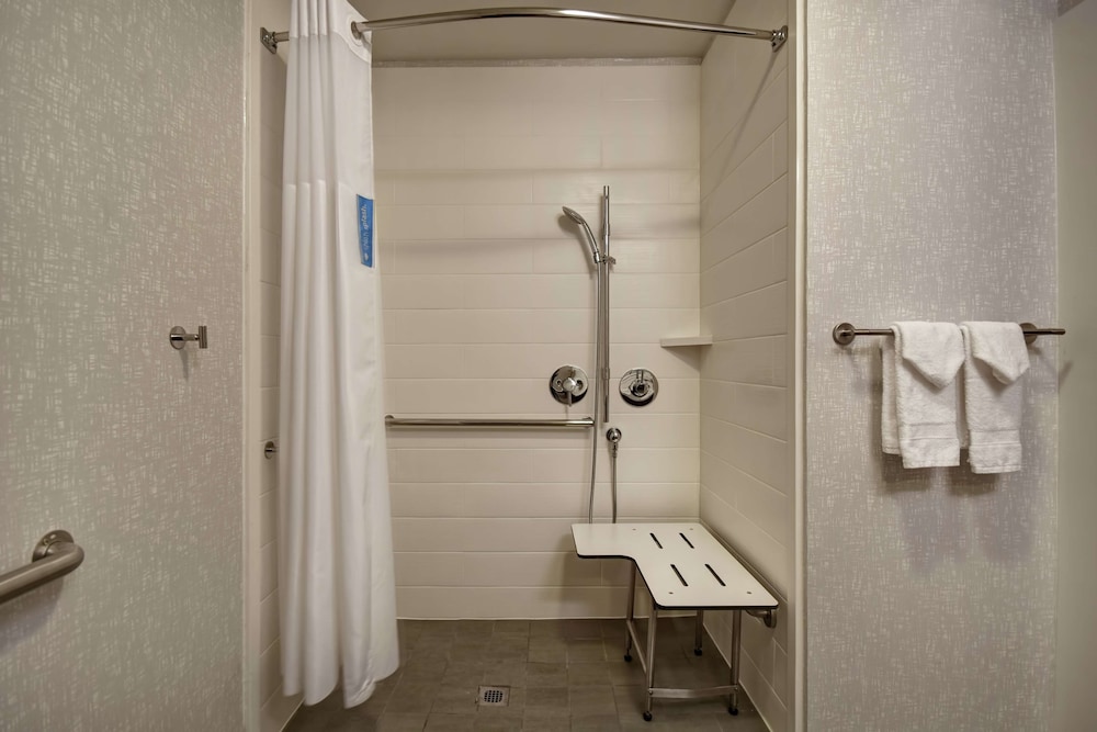 Hampton Inn Atlanta Mall Of Georgia - photo 23