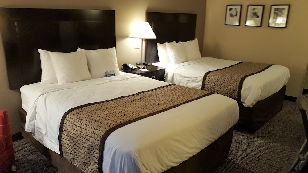 Baymont by Wyndham Belleville Airport Area - photo 6