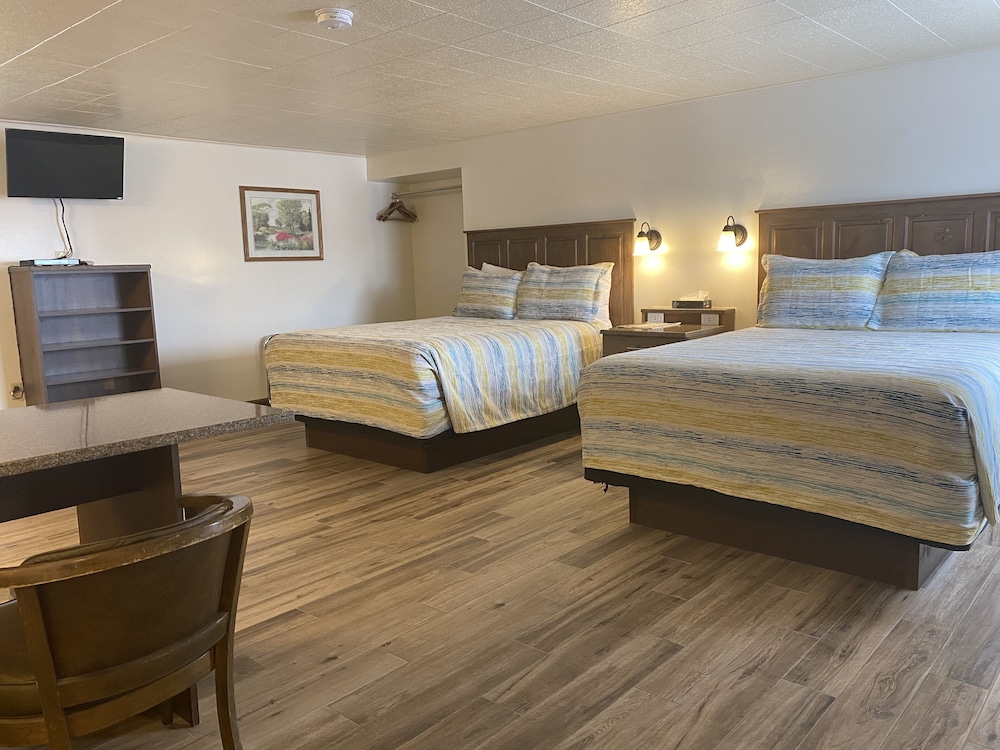 Lamplighter Lodge - photo 20