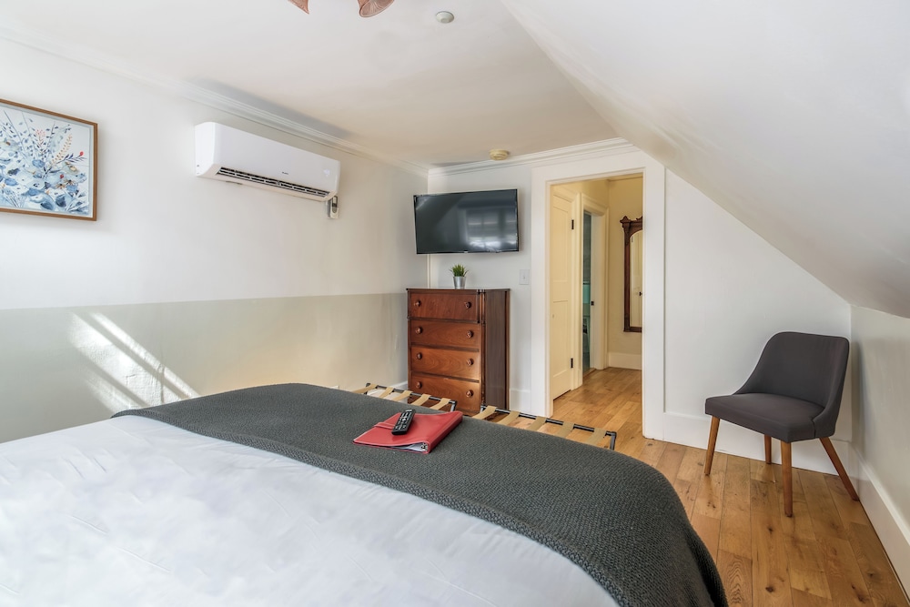 Cedar Gables Inn - photo 37