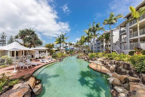 Alex Heads Beachfront Resort King Bed Studio Room — Alexandra Headland
