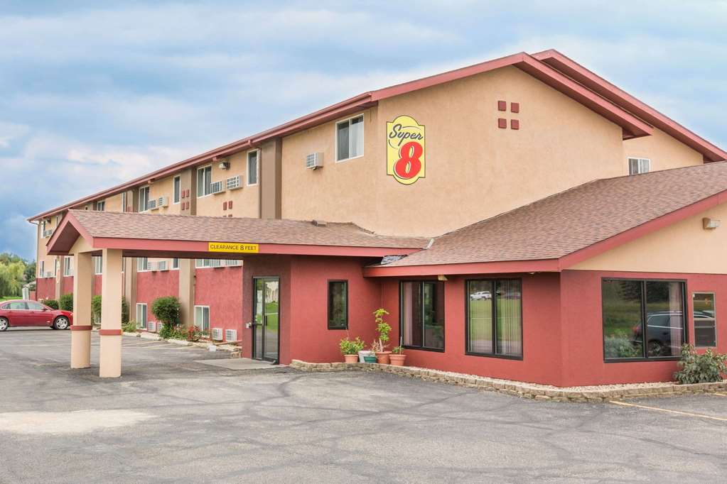 Super 8 by Wyndham Worthington Minnesota - photo 2