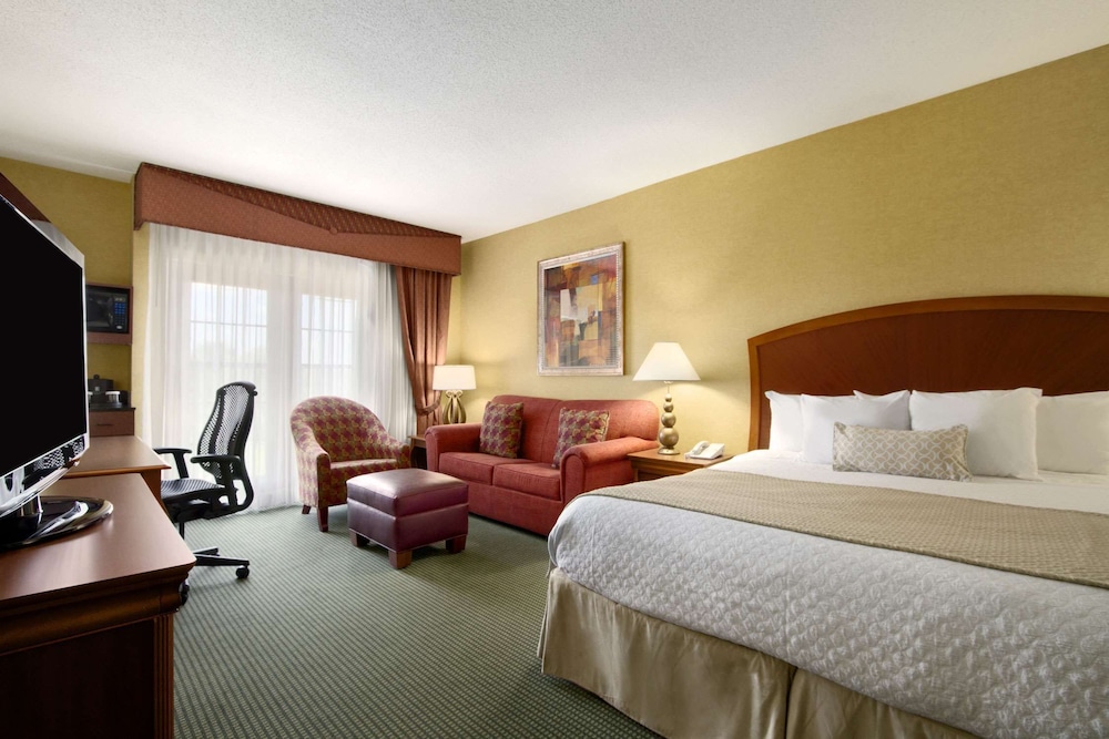 Embassy Suites by Hilton Greensboro Airport - photo 15