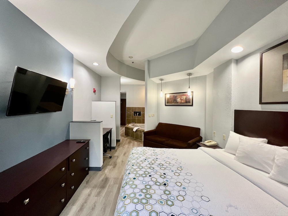 HomeTowne Studios & Suites Washington - photo 25