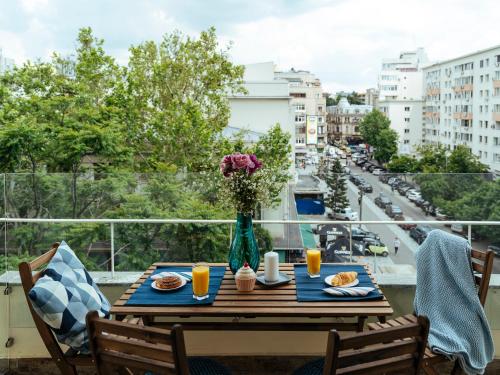 Bright and Spacious Central Apartment Piata Amzei — 4-Star Luxury Hotel in Bucharest, Romania