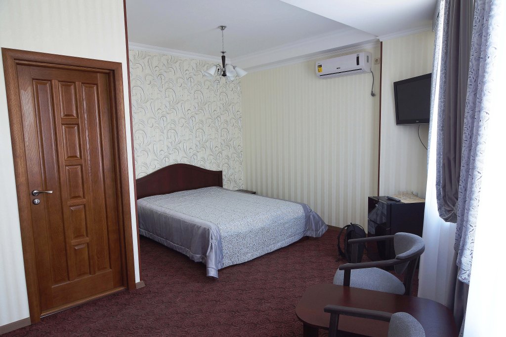 Oskar Lodging House 13001378 — Simferopol