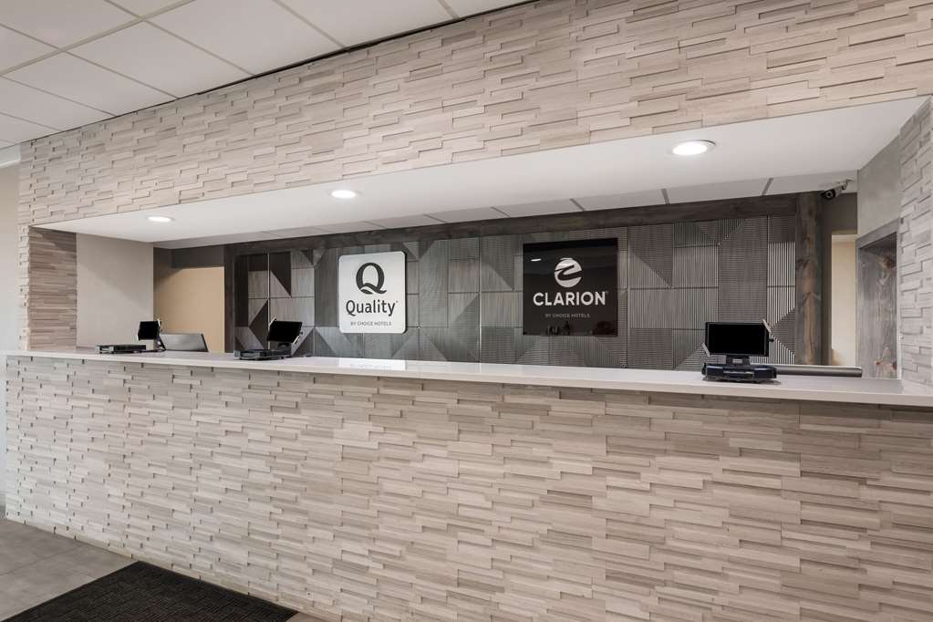 Clarion Hotel & Convention Center Joliet - photo 9