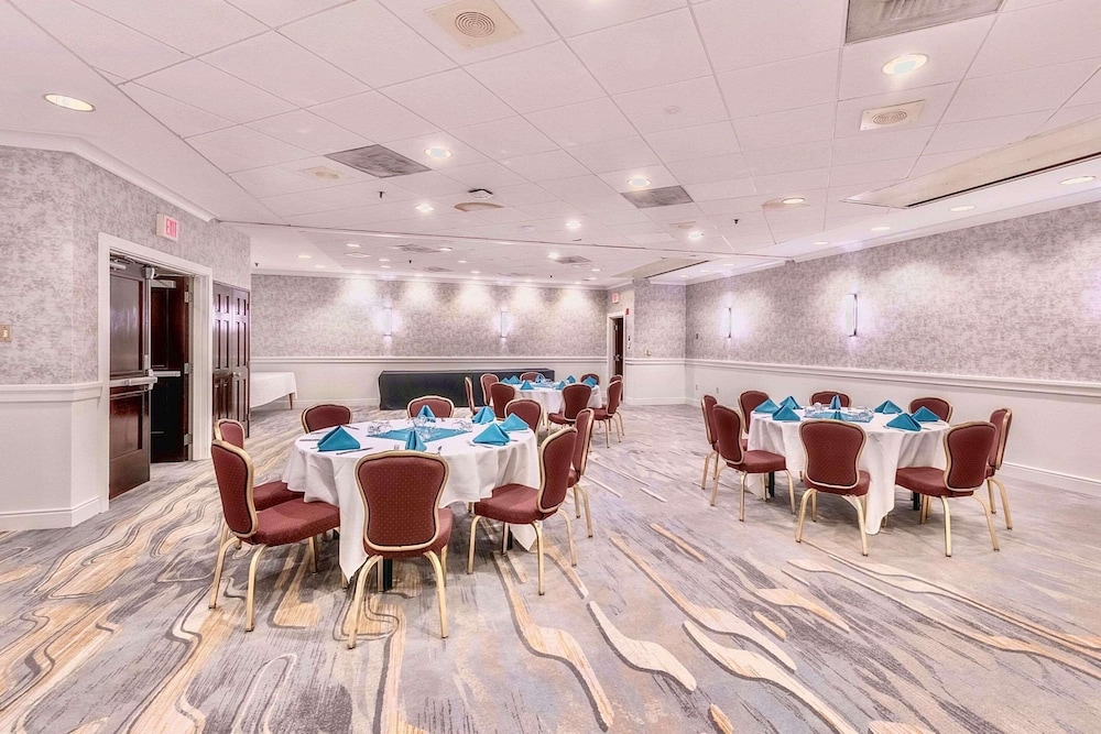 DoubleTree by Hilton Providence Airport Warwick - photo 20