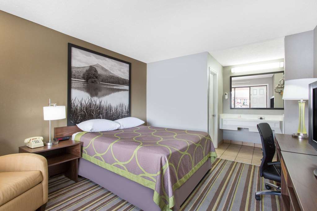 Super 8 by Wyndham Wytheville - photo 11