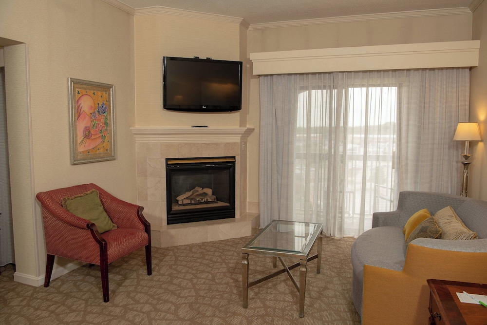 Courtyard by Marriott Erie - photo 17