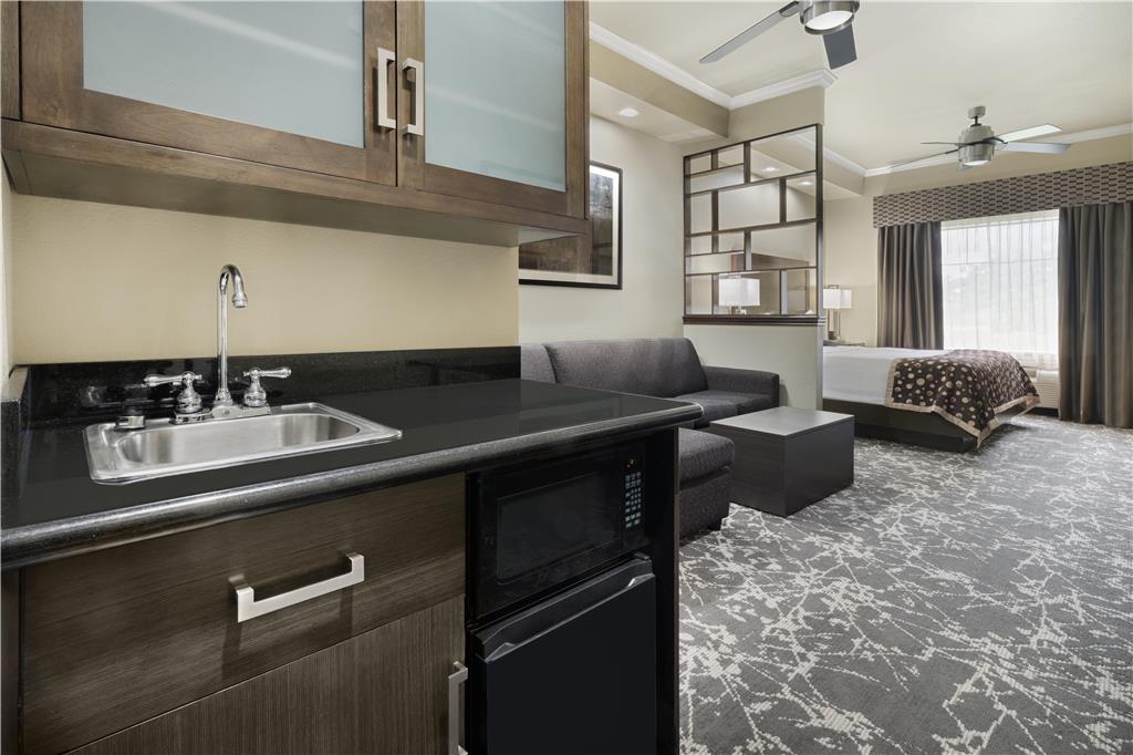 Best Western Premier Crown Chase Inn & Suites - photo 19