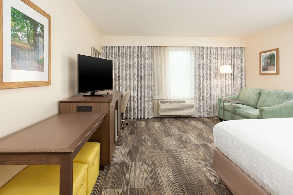 Hampton Inn & Suites Niles Warren - photo 21