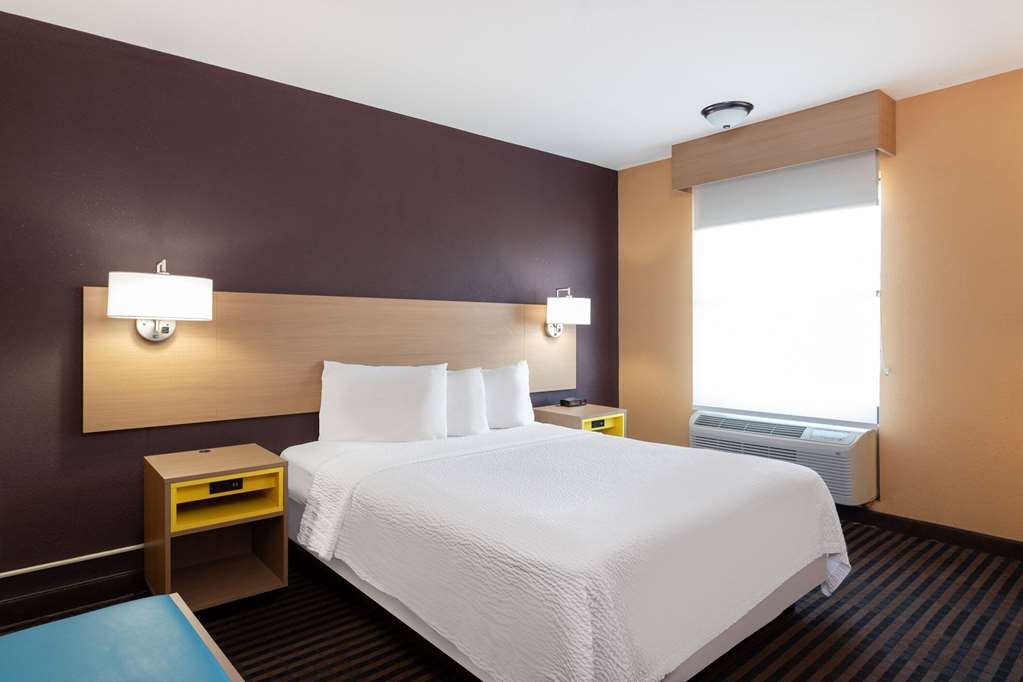 Days Inn by Wyndham Anderson IN - photo 12