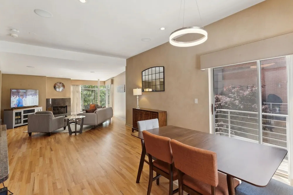 Family Friendly South Loop Escape by RedAwning - photo 12