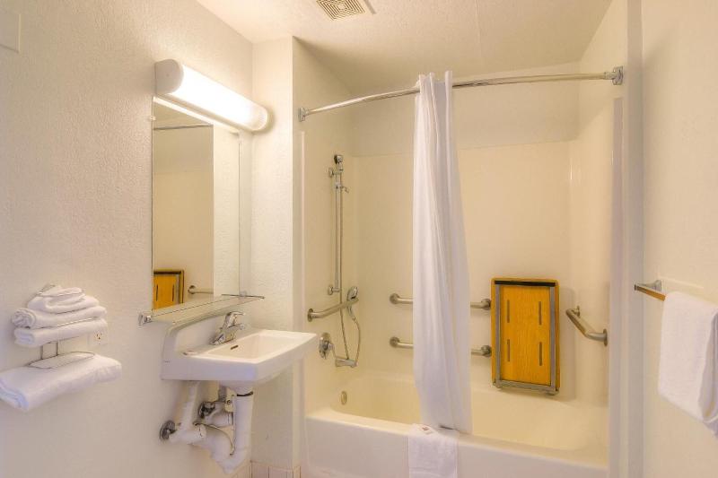 Motel 6 Sepulveda CA Los Angeles Van Nuys N - photo 36