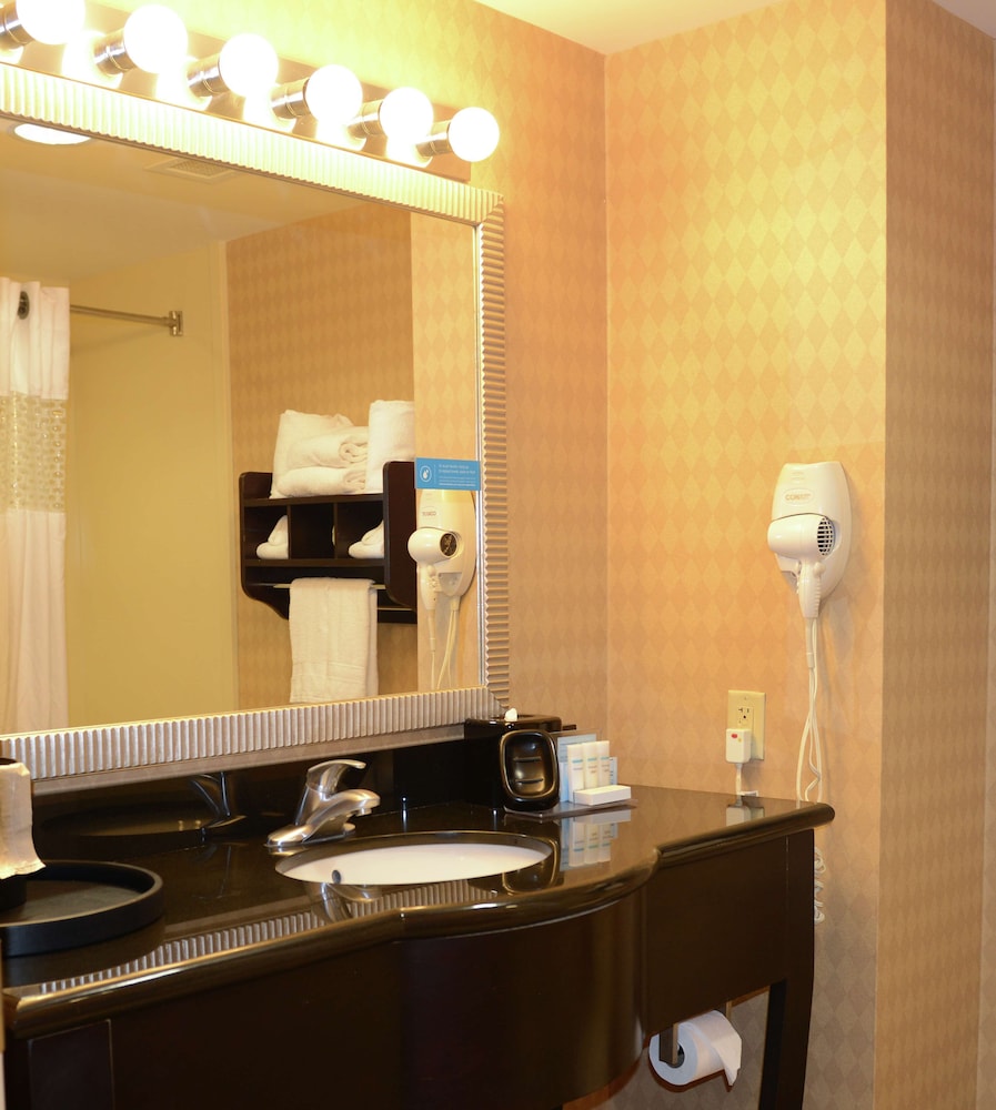 Hampton Inn & Suites Knoxville North I 75 - photo 41