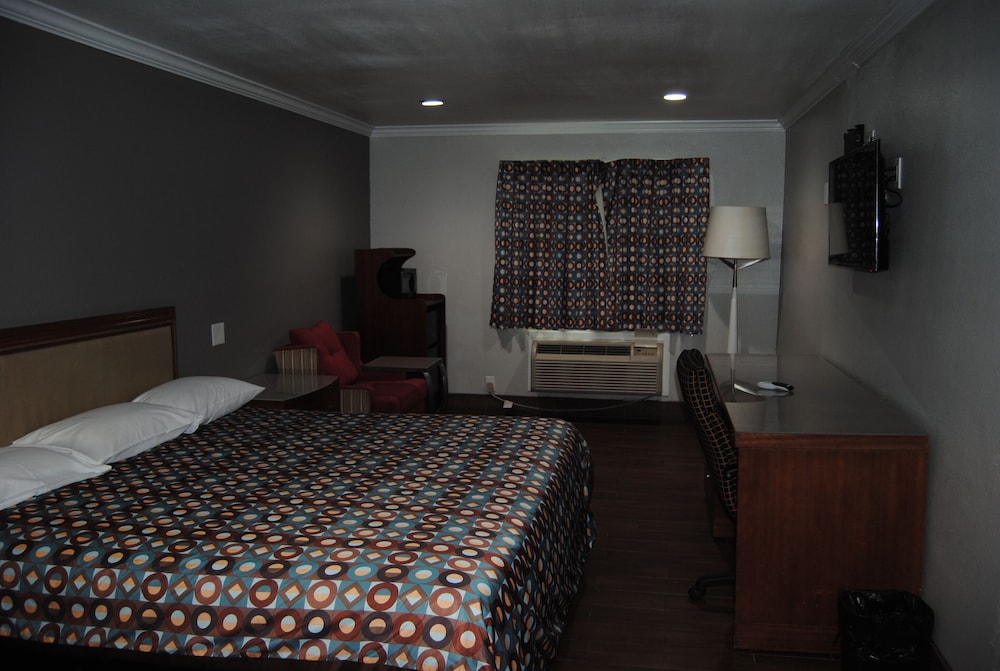 La Puente Inn Motel - photo 39