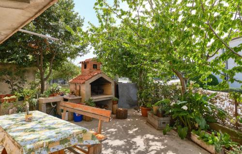 Stunning Apartment In Mali Losinj — 4-Star Luxury Hotel in Mali Losinj, Croatia