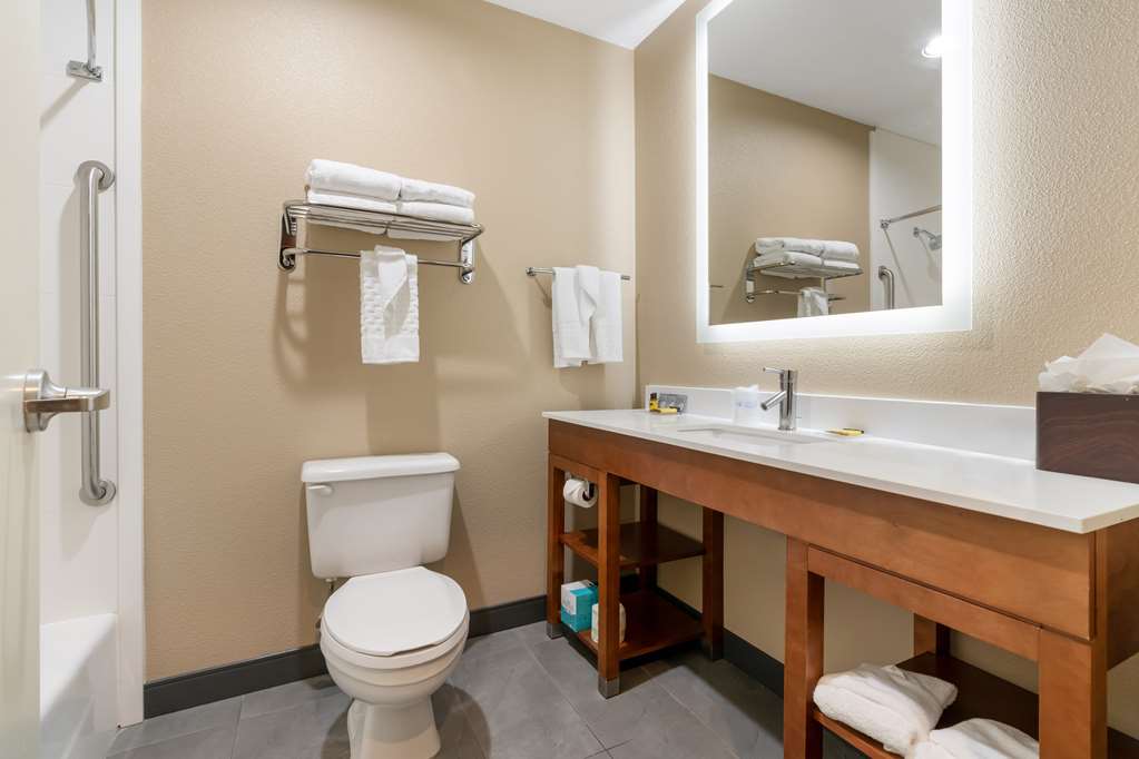 Best Western Bend North - photo 17