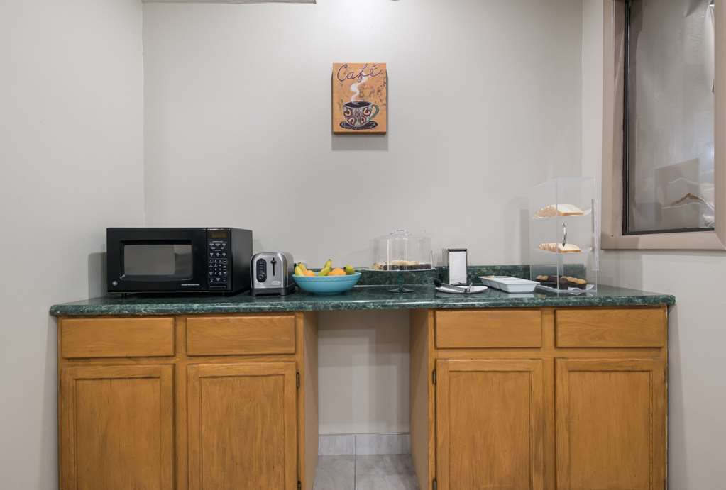 Rodeway Inn Wormleysburg Harrisburg - photo 17