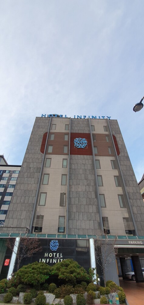 Infinity Hotel - carbon neutral hotel in Tangjin