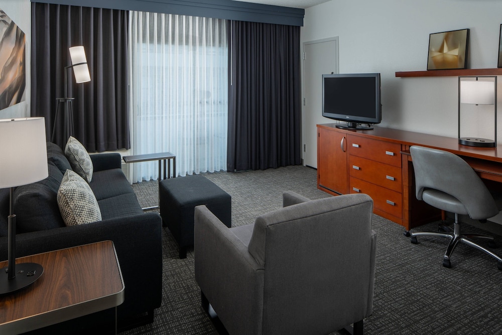Courtyard by Marriott Memphis East Park Avenue - photo 10
