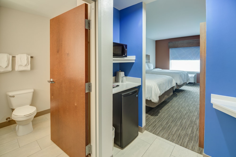 Holiday Inn Express & Suites Foley by IHG - photo 37