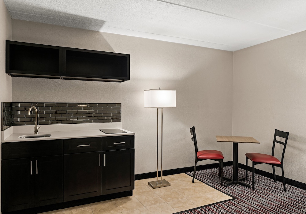 Red Roof Inn Reading - photo 16