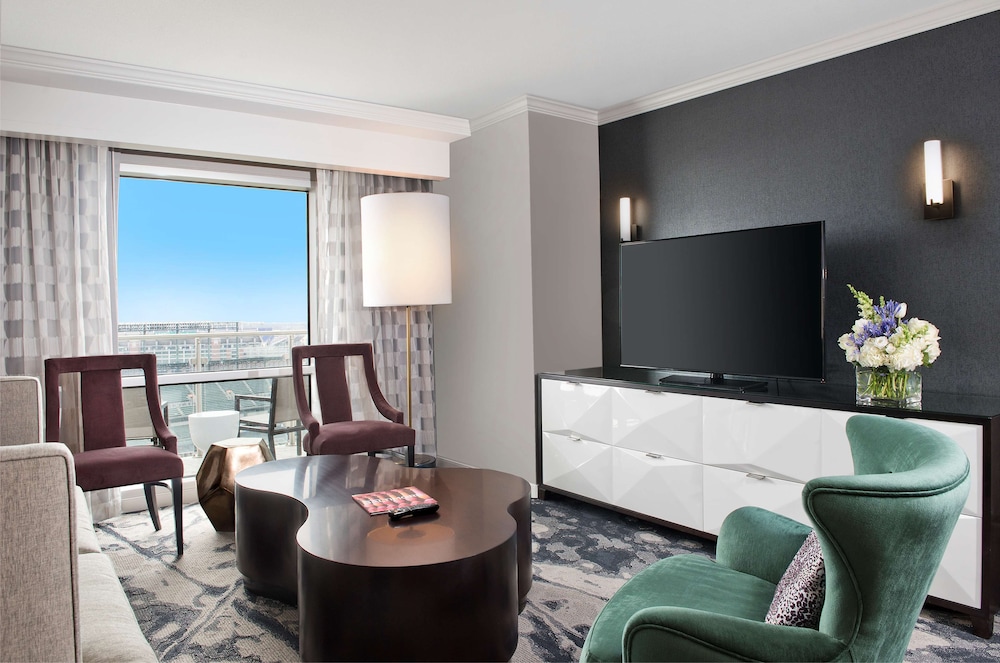 Hilton Baltimore Inner Harbor - photo 13