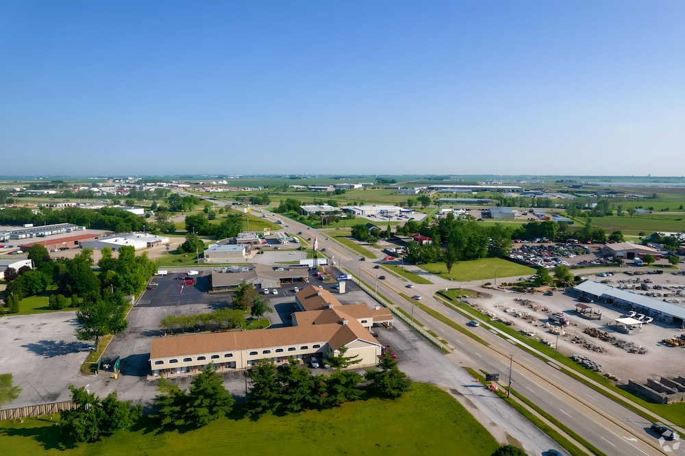 I 80 Inn & Suites - photo 19