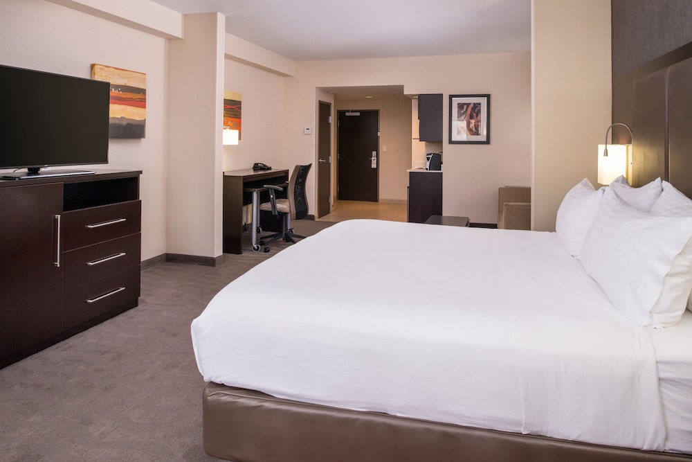 Holiday Inn Express Hotel & Suites Monroe - photo 20