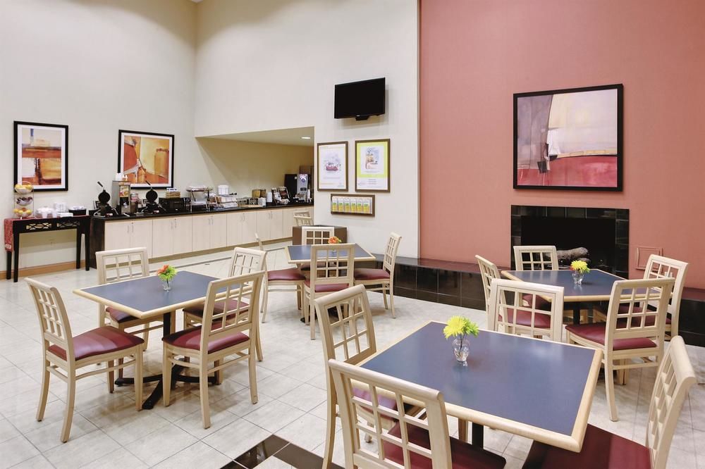 La Quinta Inn & Suites by Wyndham Armonk Westchester - photo 4