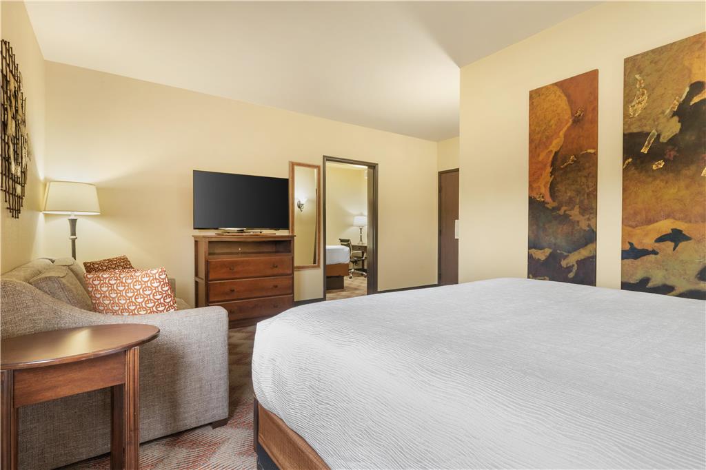 Best Western Plus Cimarron Hotel & Suites - photo 16