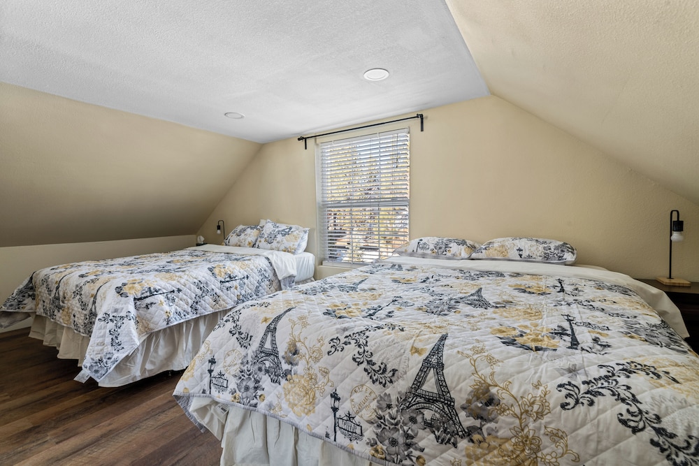 Jaybird Lodge Large and spacious home near the Lake and Village — 4-Star Luxury Hotel in Big Bear Lake, United States