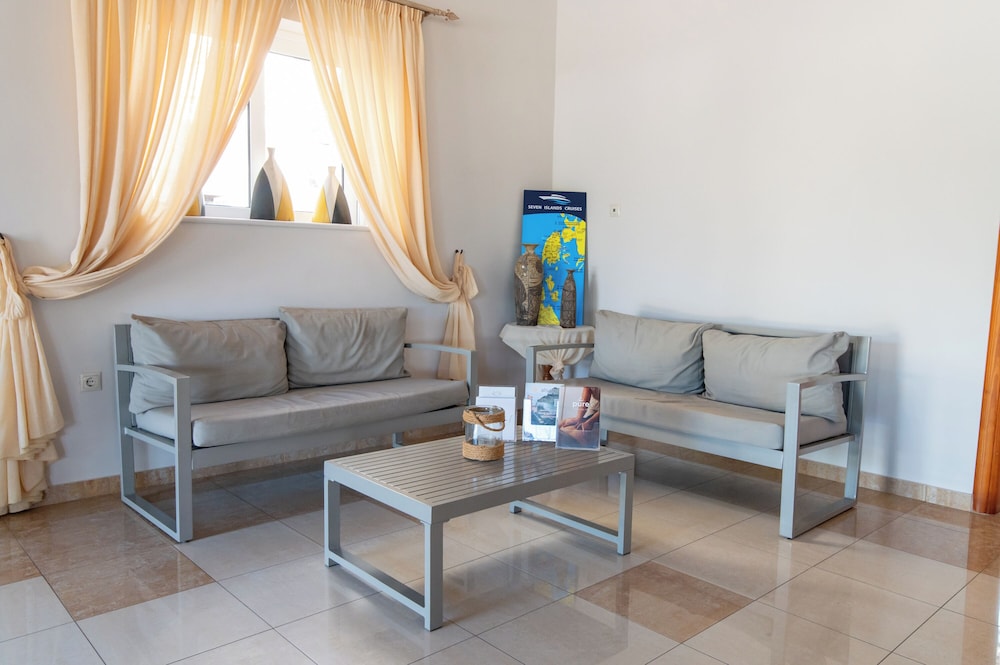 Elektra Hotel — hotel in Palairos