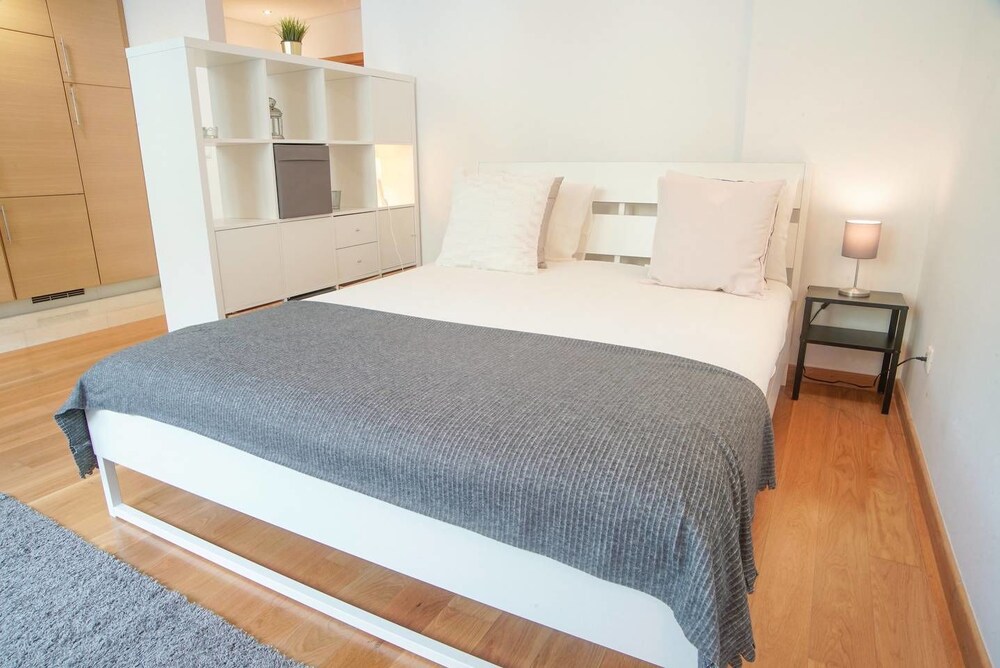 GuestReady Spacious and Modern Studio in Belém