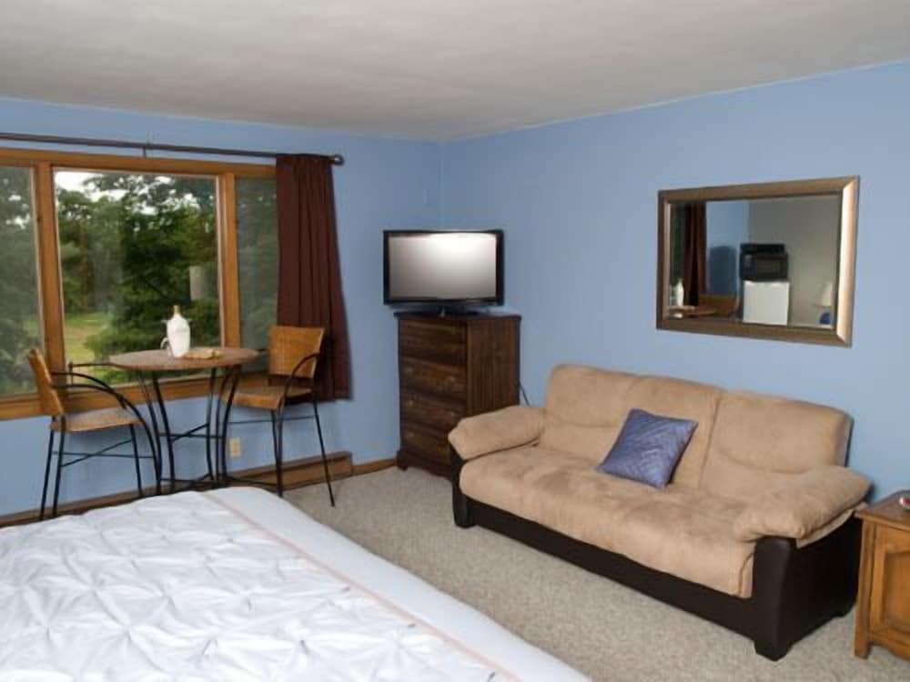 Valhalla Hillside Inn - photo 17