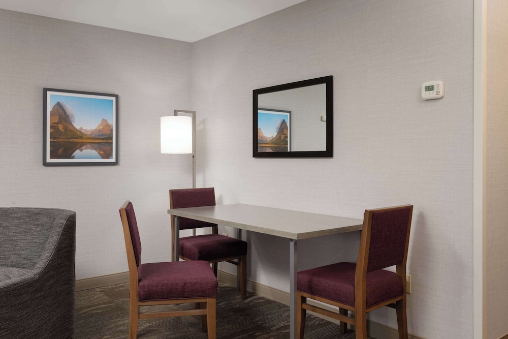 Hampton Inn Kalispell - photo 16