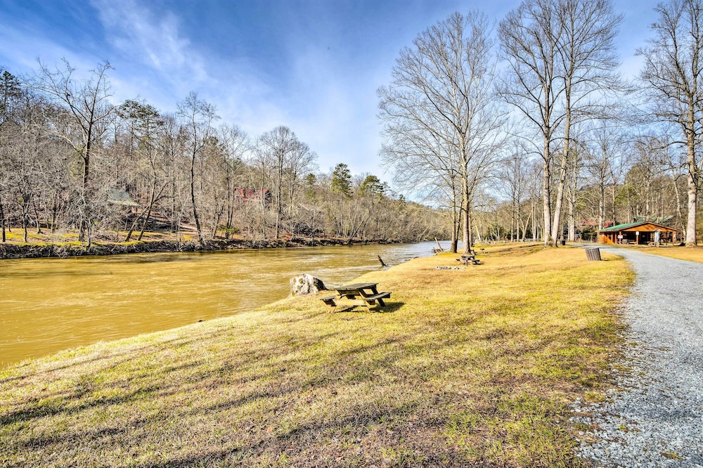 Cozy Ellijay Cabin Hot Tub Yard and Resort Access - photo 44