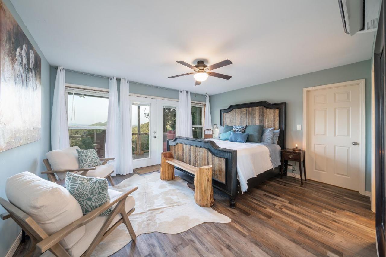 Misty Mountain Cabin Spectacular Scenic Escape by Caddo River — 4-Star Luxury Hotel in Glenwood, United States