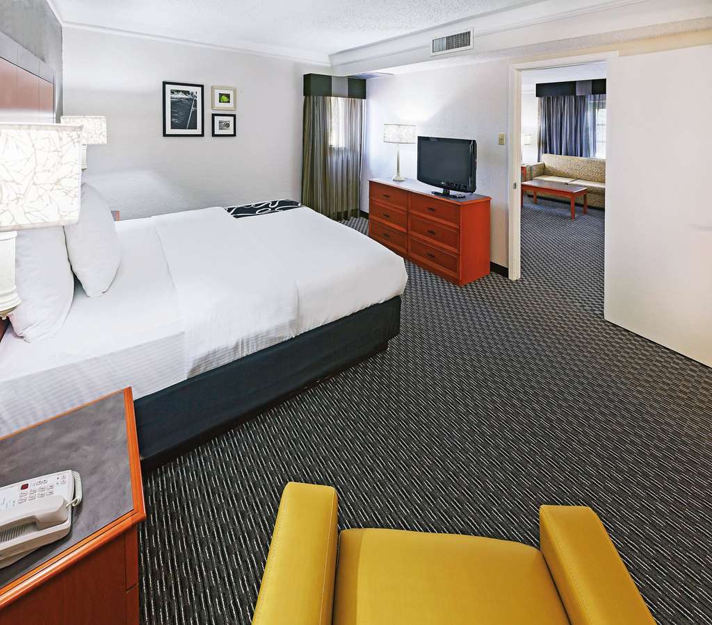 La Quinta Inn by Wyndham Dallas Uptown - photo 67