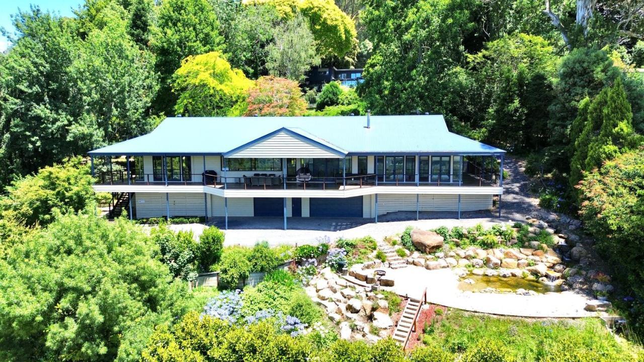 Olinda Cascade Waterfall Mountain View Retreat — 4-Star Luxury Hotel in Olinda, Australia