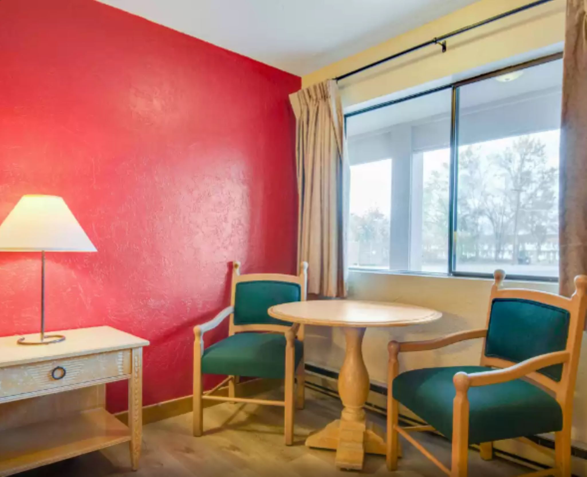 Econo Lodge Inn & Suites Kalispell Glacier National Park Gateway - photo 10