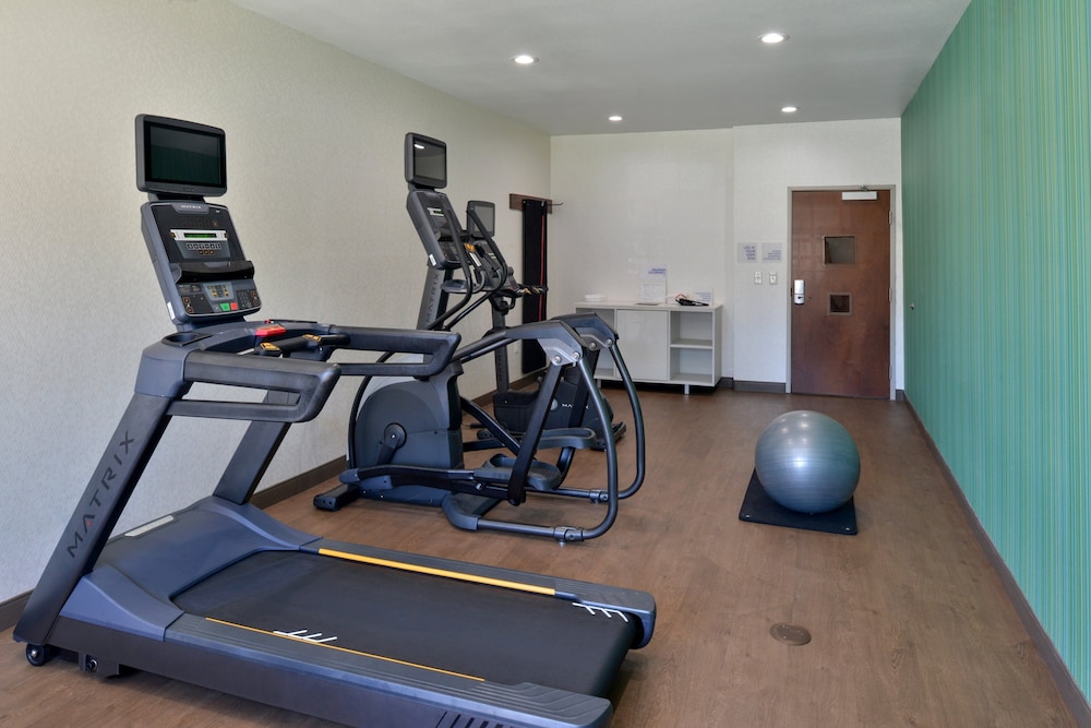 Holiday Inn Express & Suites Carthage by IHG - photo 56