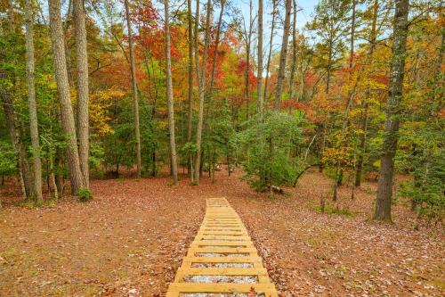 Hooch Holler Hideaway — Morganton — photo 2