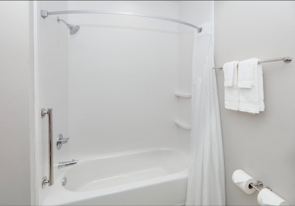Holiday Inn Express & Suites Plano The Colony by IHG - photo 12
