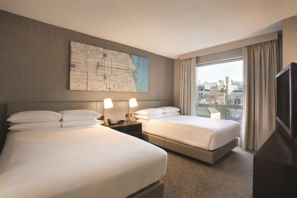 Hilton Chicago Magnificent Mile Suites - photo 10
