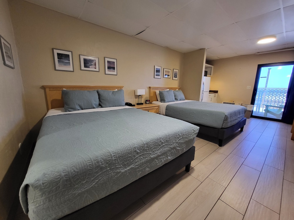 Beachside Hotel - photo 14