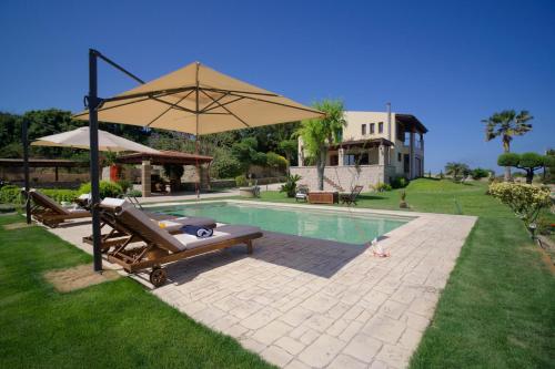 Villa Russelia — 4-Star Luxury Hotel in Eleousa, Greece